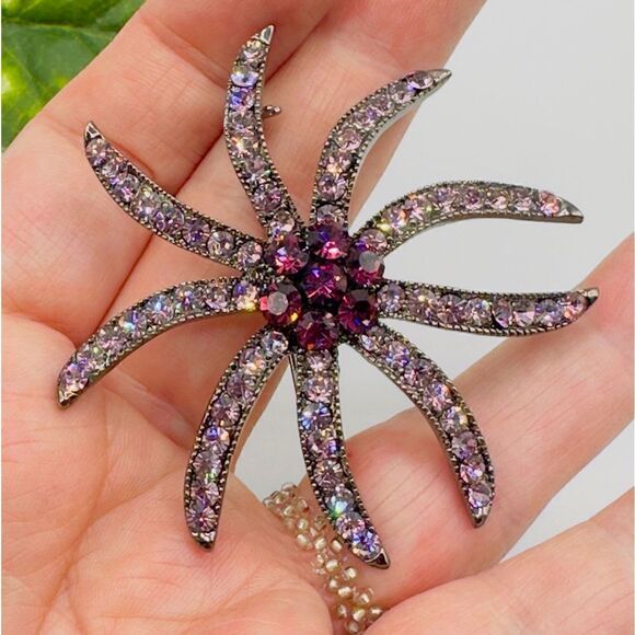 Vintage Crystal Starburst Brooch - Picture 4 of 6